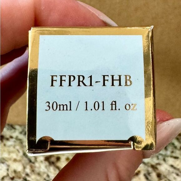 FARAH smooth focus facial primer brand new in box - Picture 4 of 7